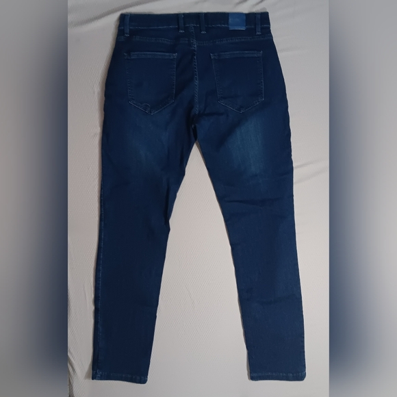 Sold - Picture 2 of 9